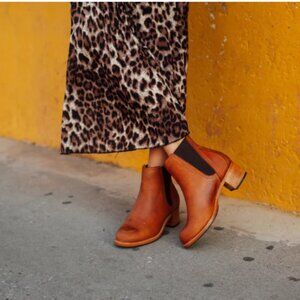 Adelante Chelsea Ankle Heel Boots Size 11.5